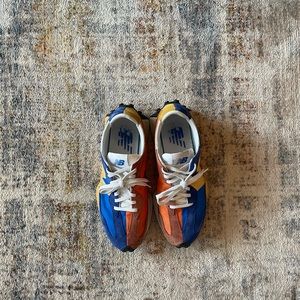 New Balance 327
